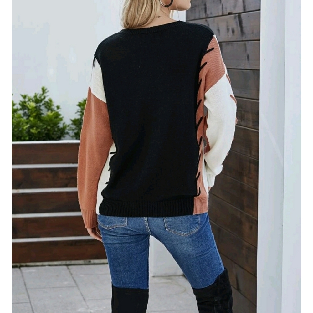 Contrast Panel Pullover Sweater - Picture 6 of 9